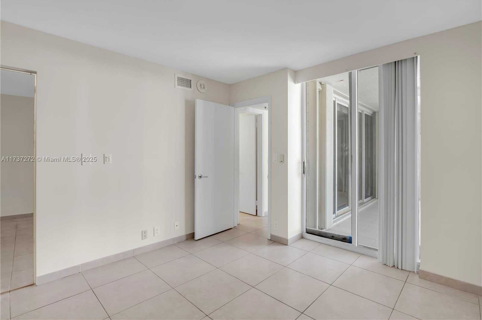 Small Image of 6767 COLLINS AVE #1907, Miami Beach Number 24
