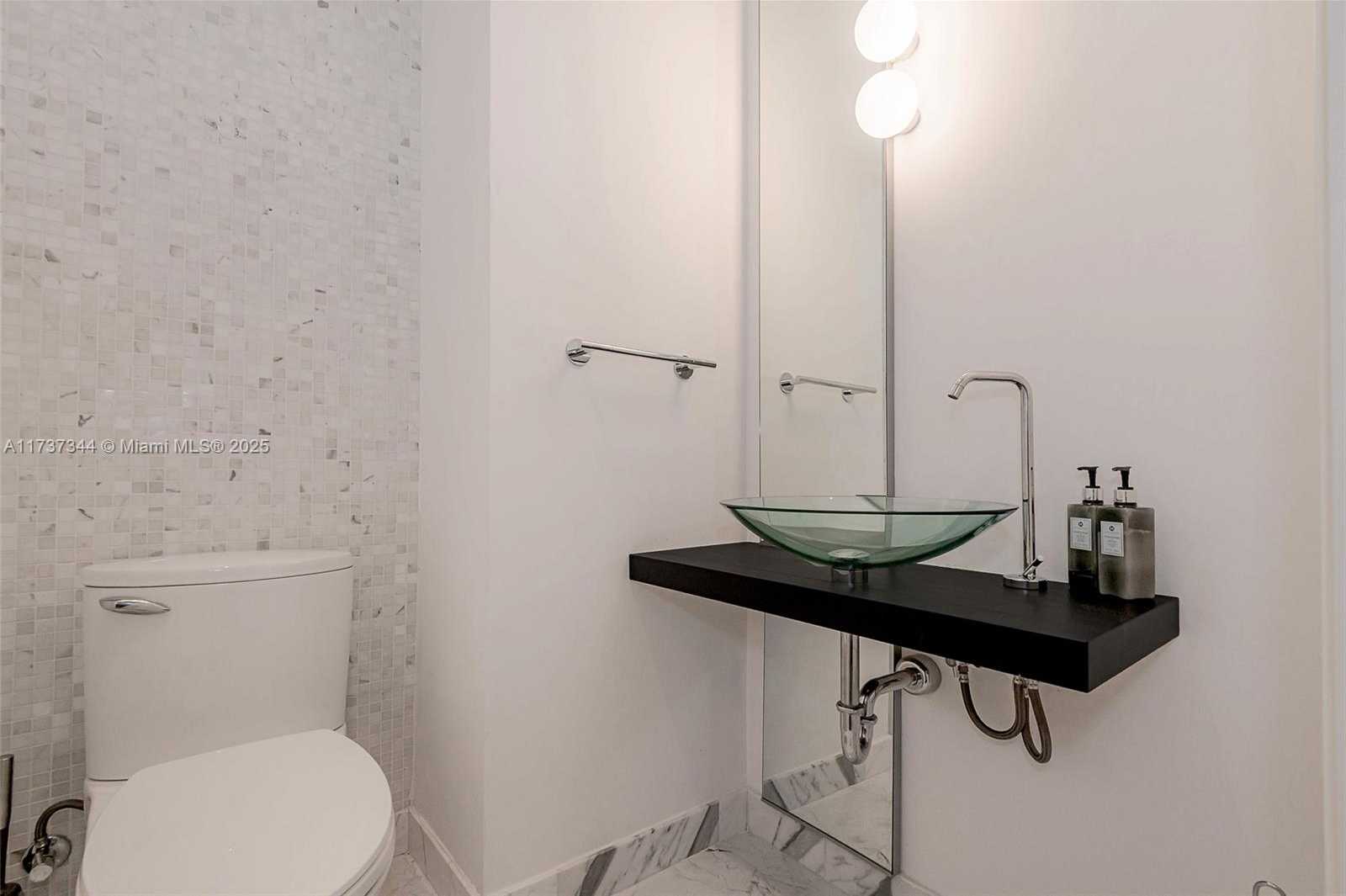 Small Image of 200 BISCAYNE BOULEVARD WAY #5109, Miami Number 14
