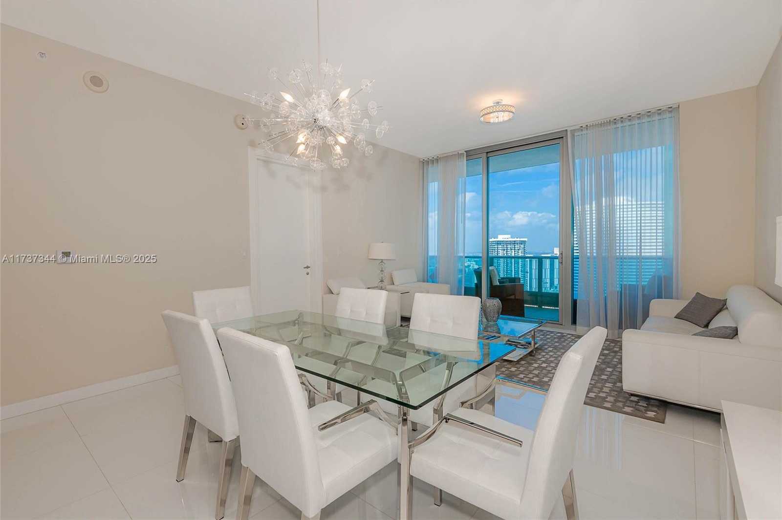 Small Image of 200 BISCAYNE BOULEVARD WAY #5109, Miami Number 2
