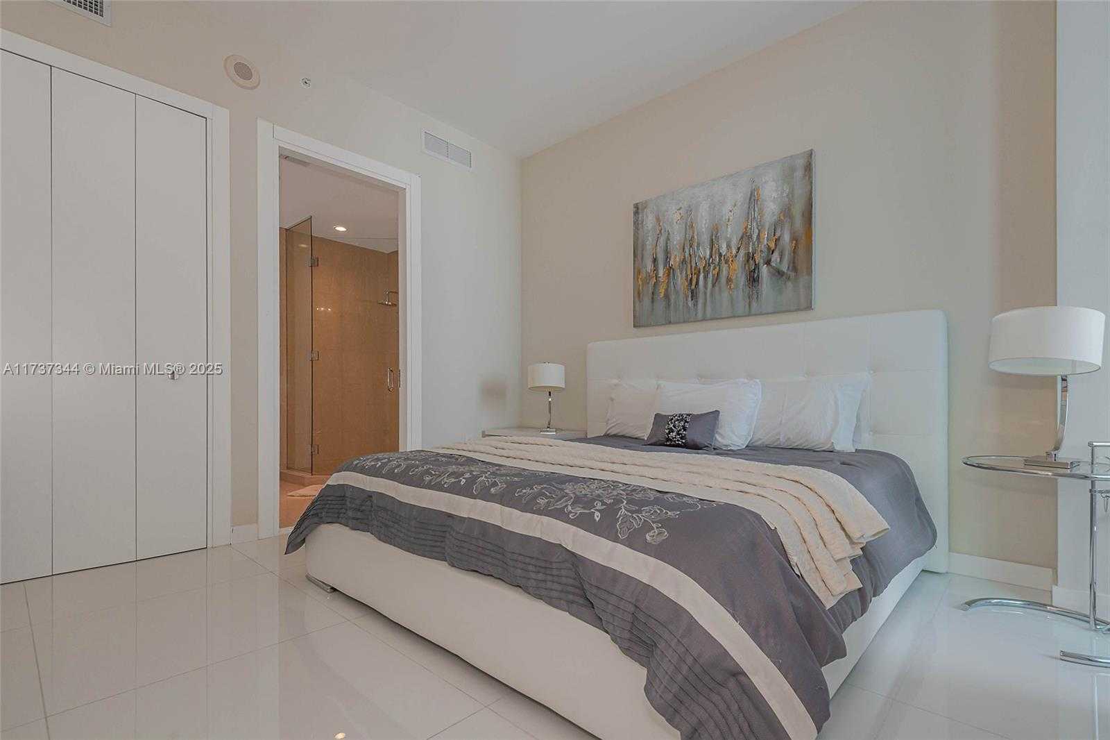 Small Image of 200 BISCAYNE BOULEVARD WAY #5109, Miami Number 23