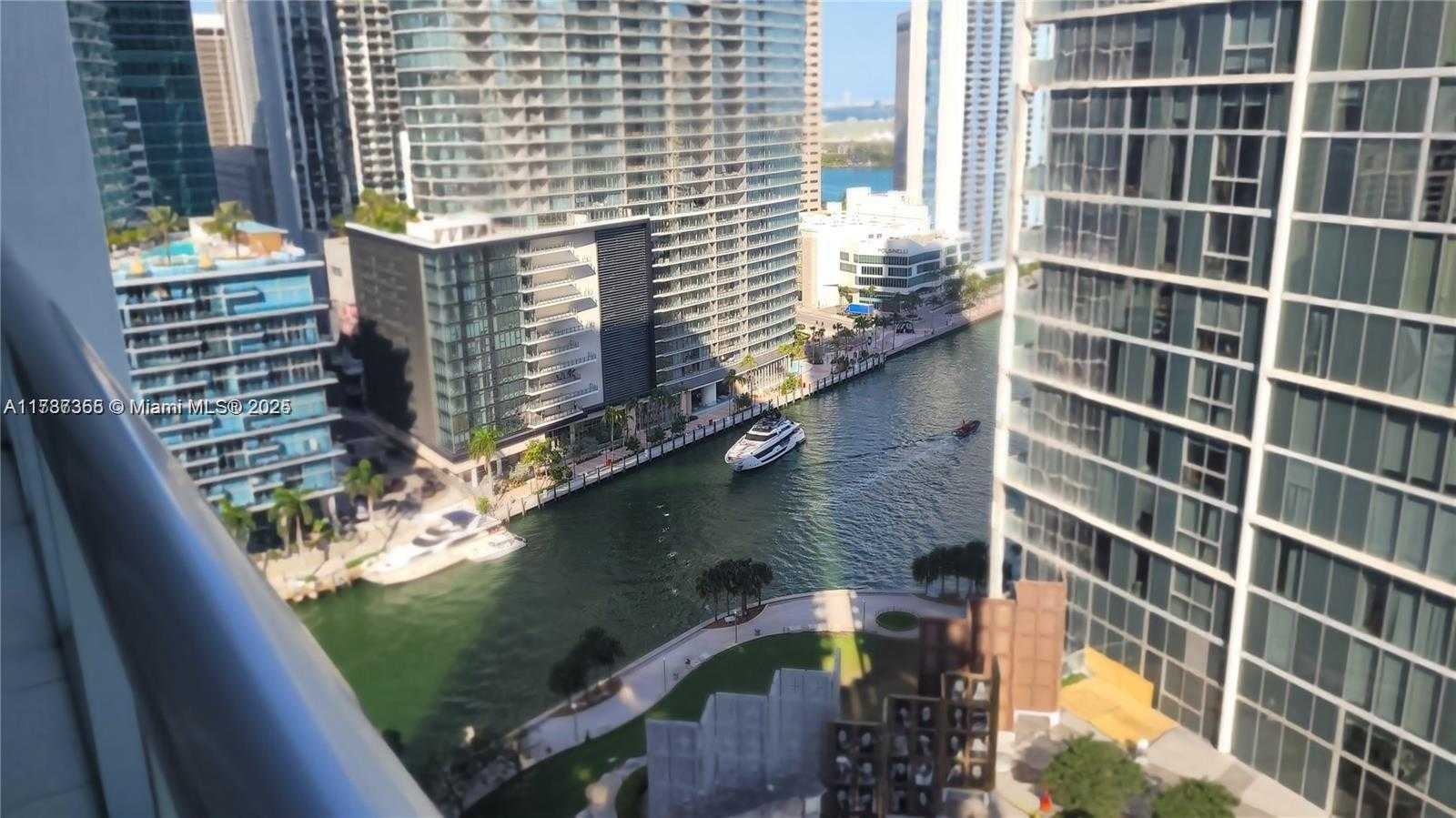 Small Image of 485 BRICKELL AVE #2311, Miami Number 3