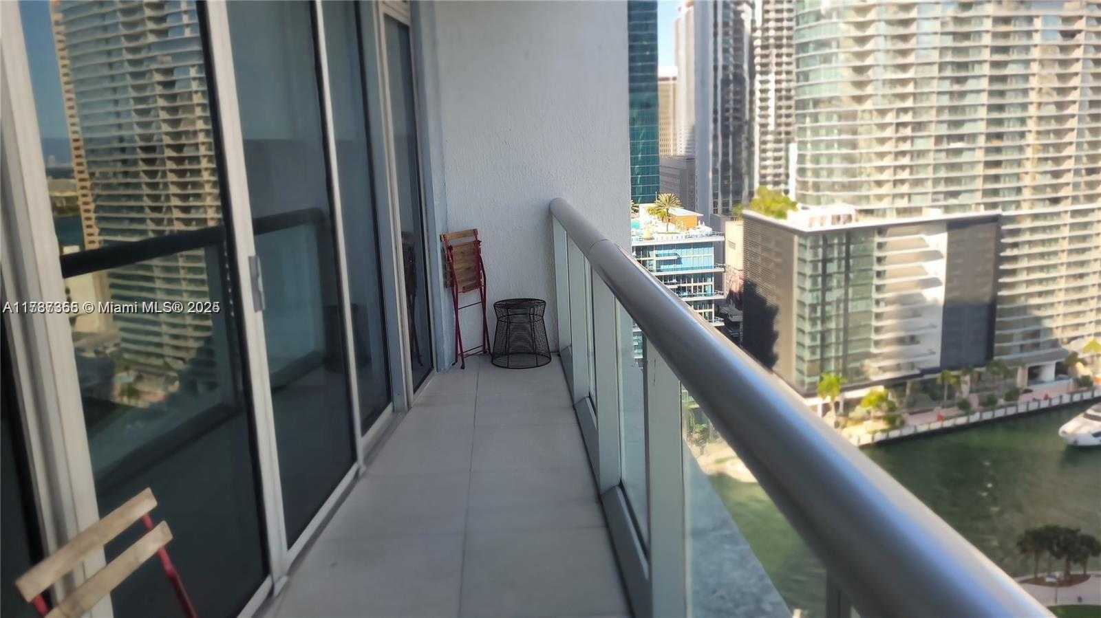Small Image of 485 BRICKELL AVE #2311, Miami Number 4