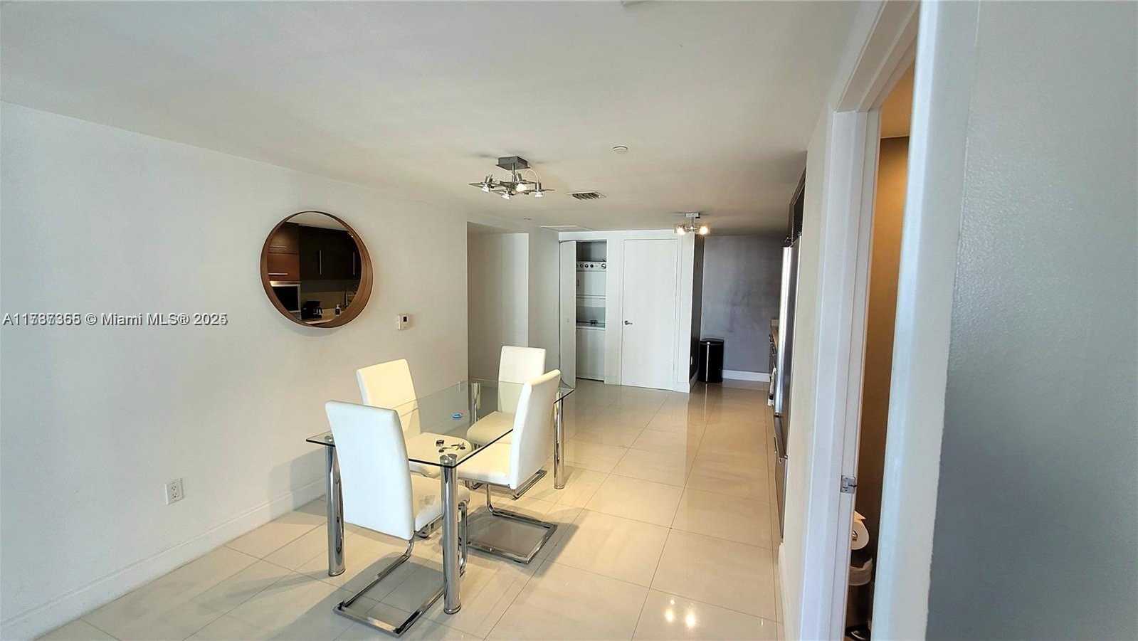 Small Image of 485 BRICKELL AVE #2311, Miami Number 7