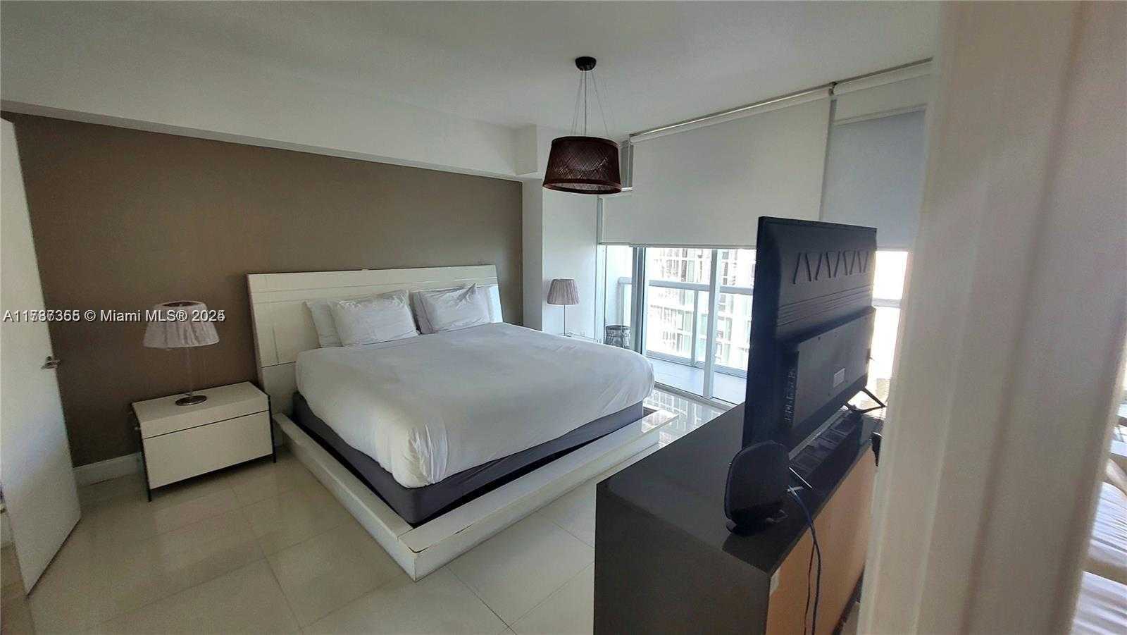 Small Image of 485 BRICKELL AVE #2311, Miami Number 8