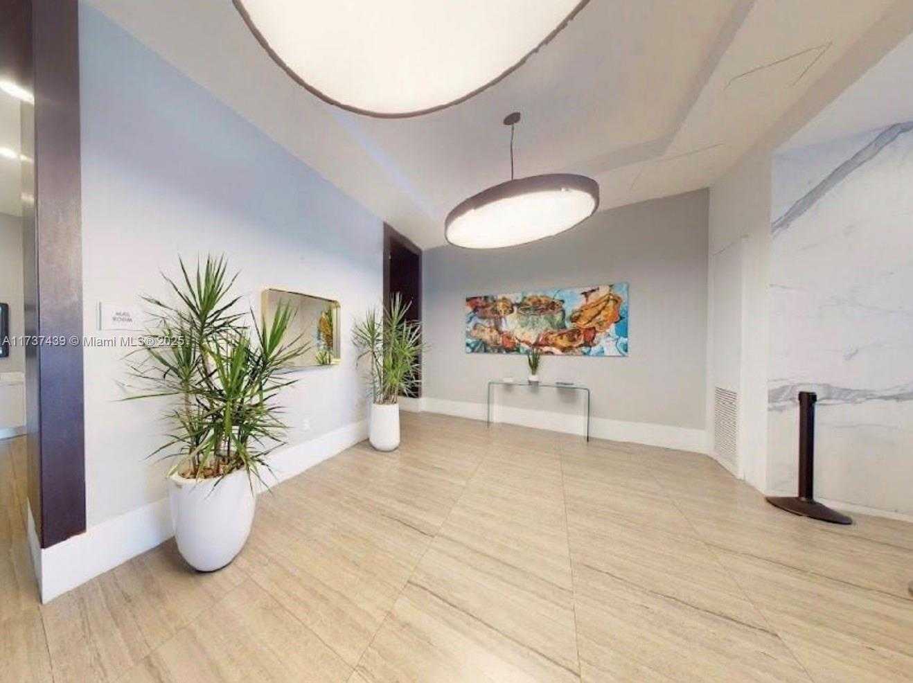 Small Image of 140 Dixie Hwy, Hollywood, FL 33020, USA Number 21