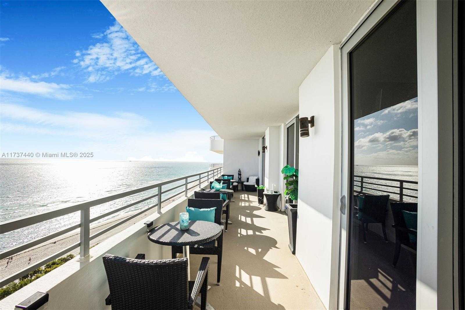 Small Image of 5555 COLLINS AVE #16L, Miami Beach Number 2
