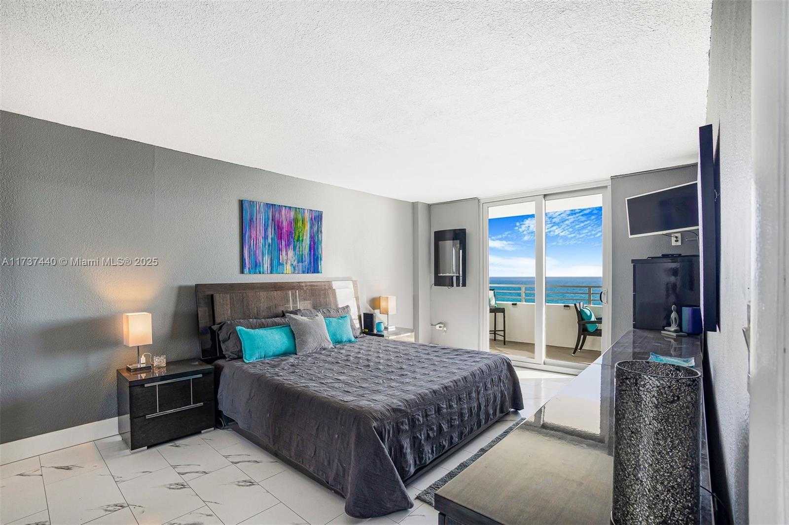 Small Image of 5555 COLLINS AVE #16L, Miami Beach Number 20