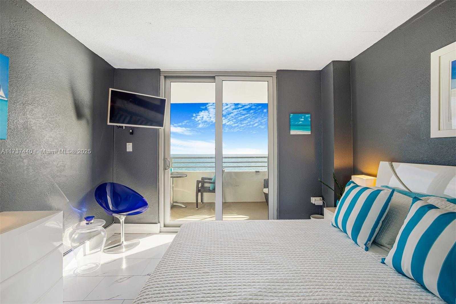 Small Image of 5555 COLLINS AVE #16L, Miami Beach Number 29