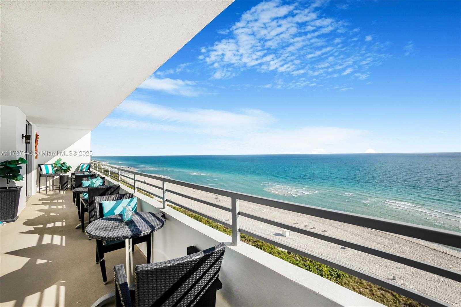 Small Image of 5555 COLLINS AVE #16L, Miami Beach Number 3