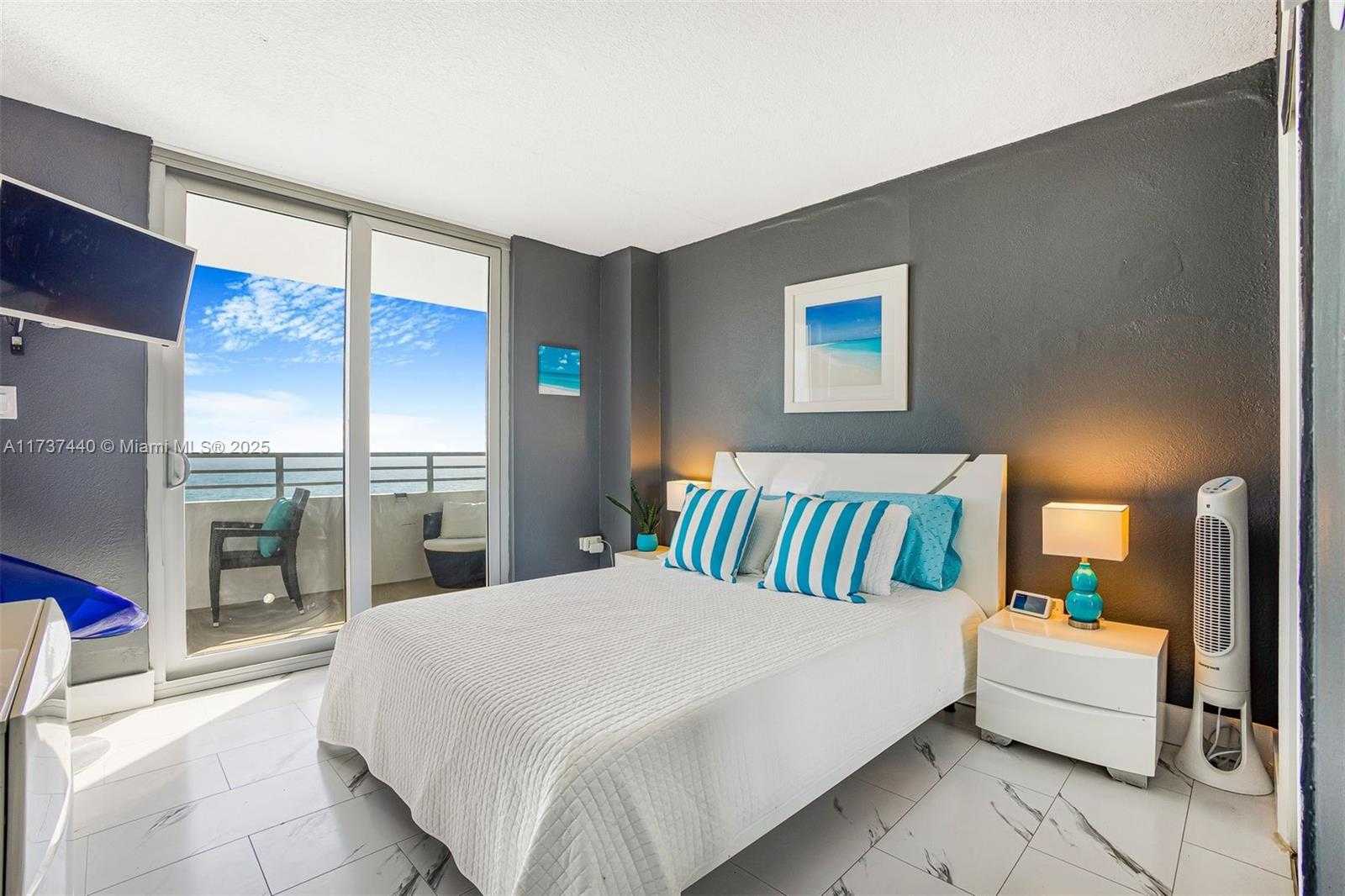 Small Image of 5555 COLLINS AVE #16L, Miami Beach Number 31