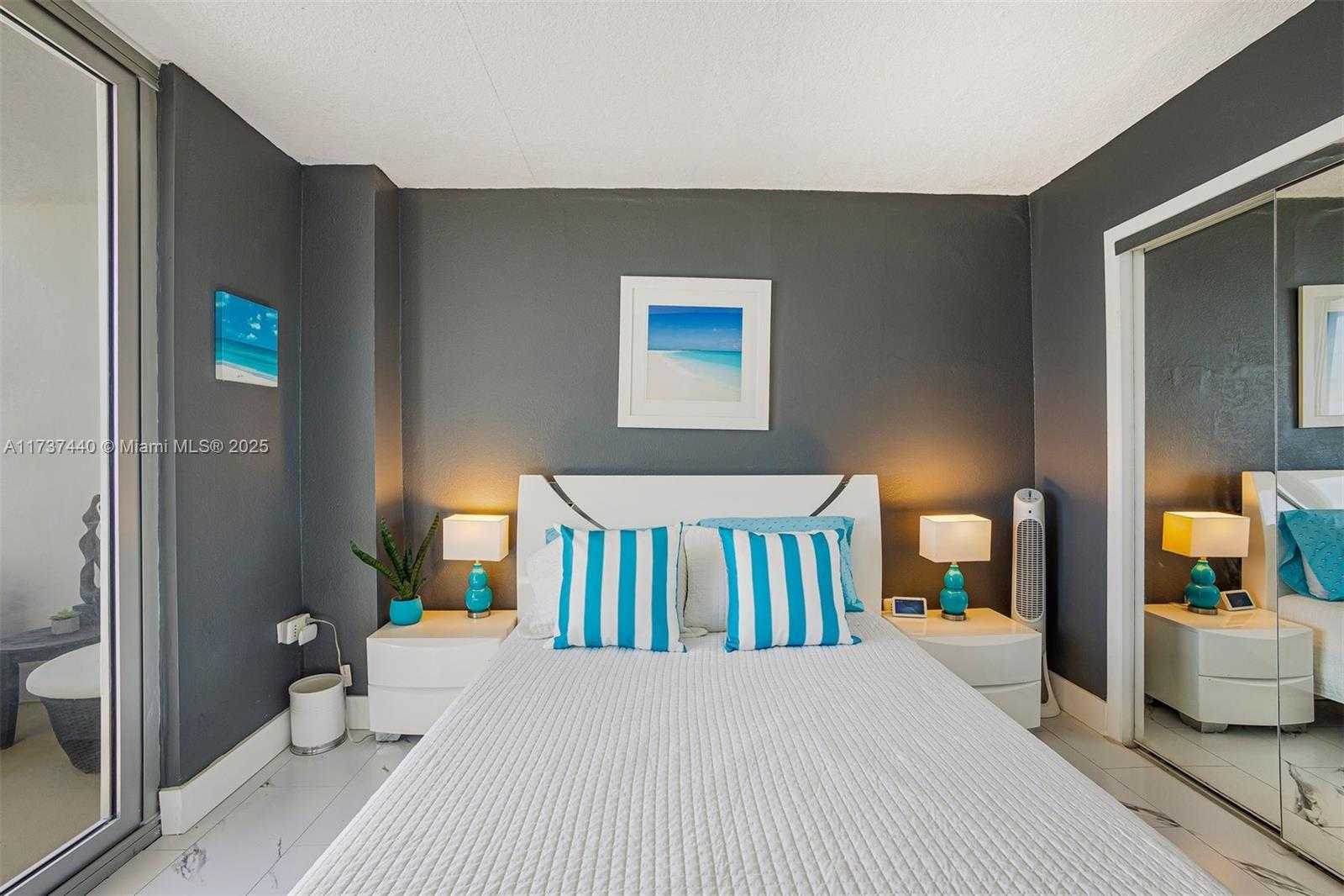 Small Image of 5555 COLLINS AVE #16L, Miami Beach Number 32