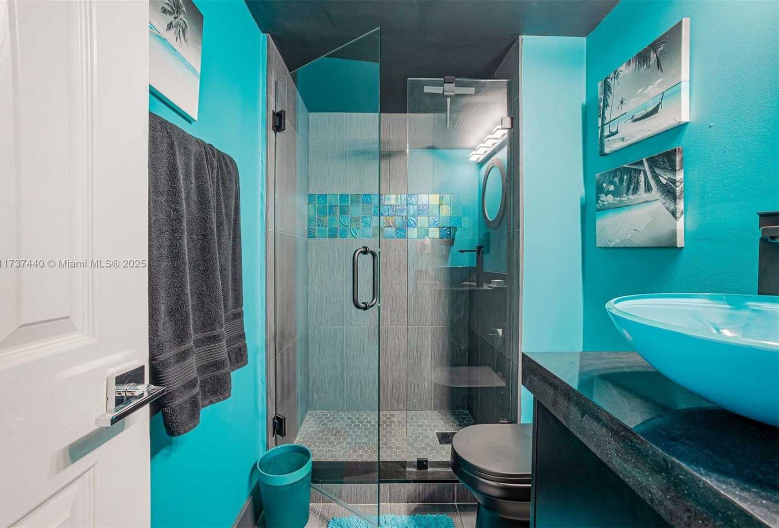 Small Image of 5555 COLLINS AVE #16L, Miami Beach Number 37