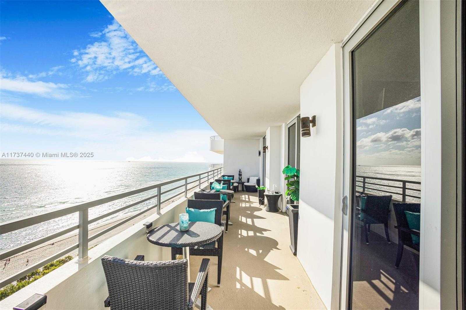 Small Image of 5555 COLLINS AVE #16L, Miami Beach Number 41