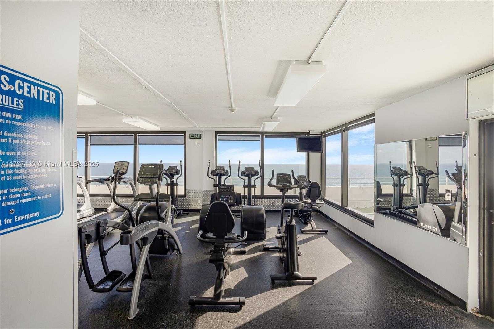 Small Image of 5555 COLLINS AVE #16L, Miami Beach Number 49