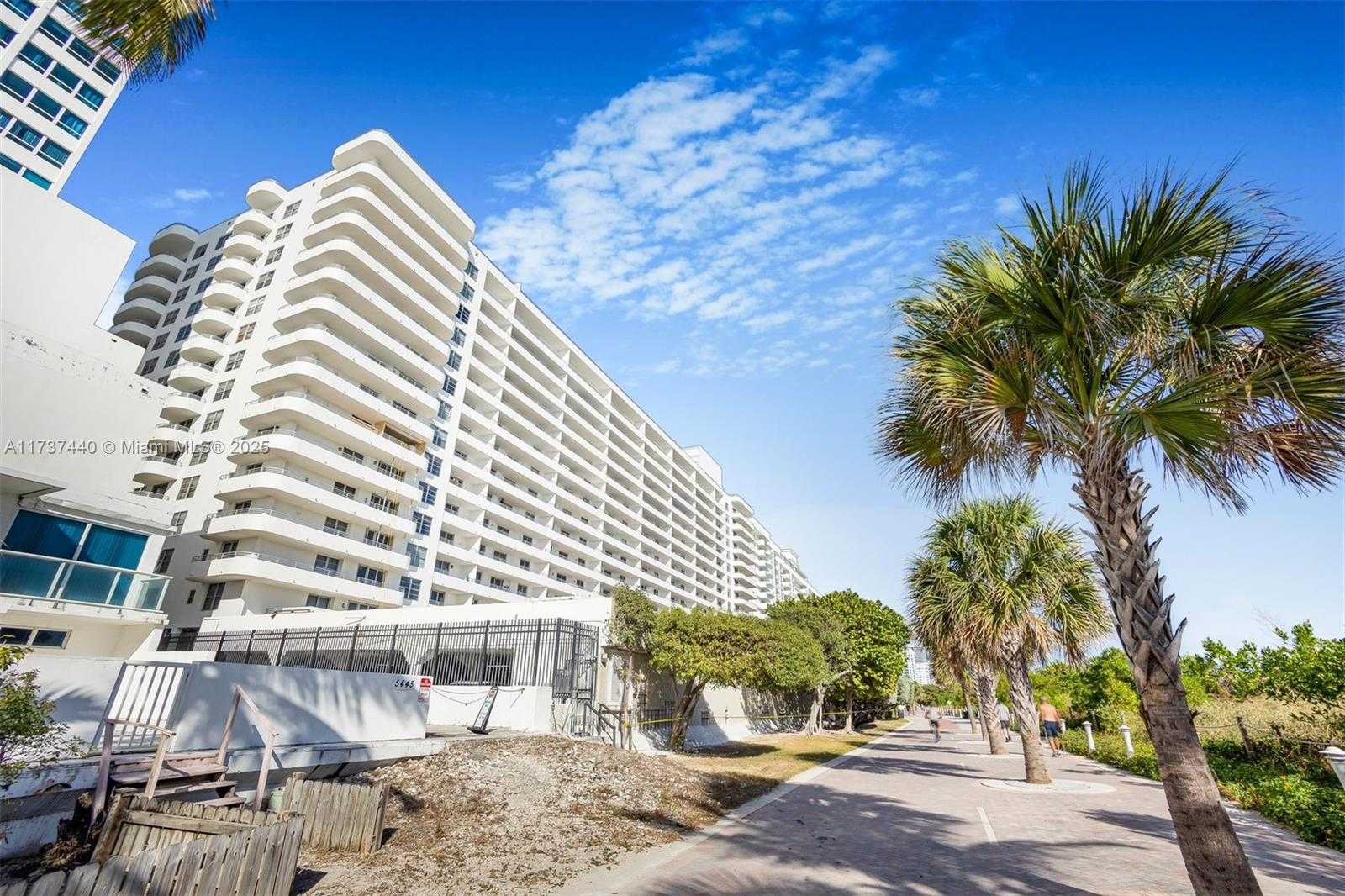 Small Image of 5555 COLLINS AVE #16L, Miami Beach Number 53