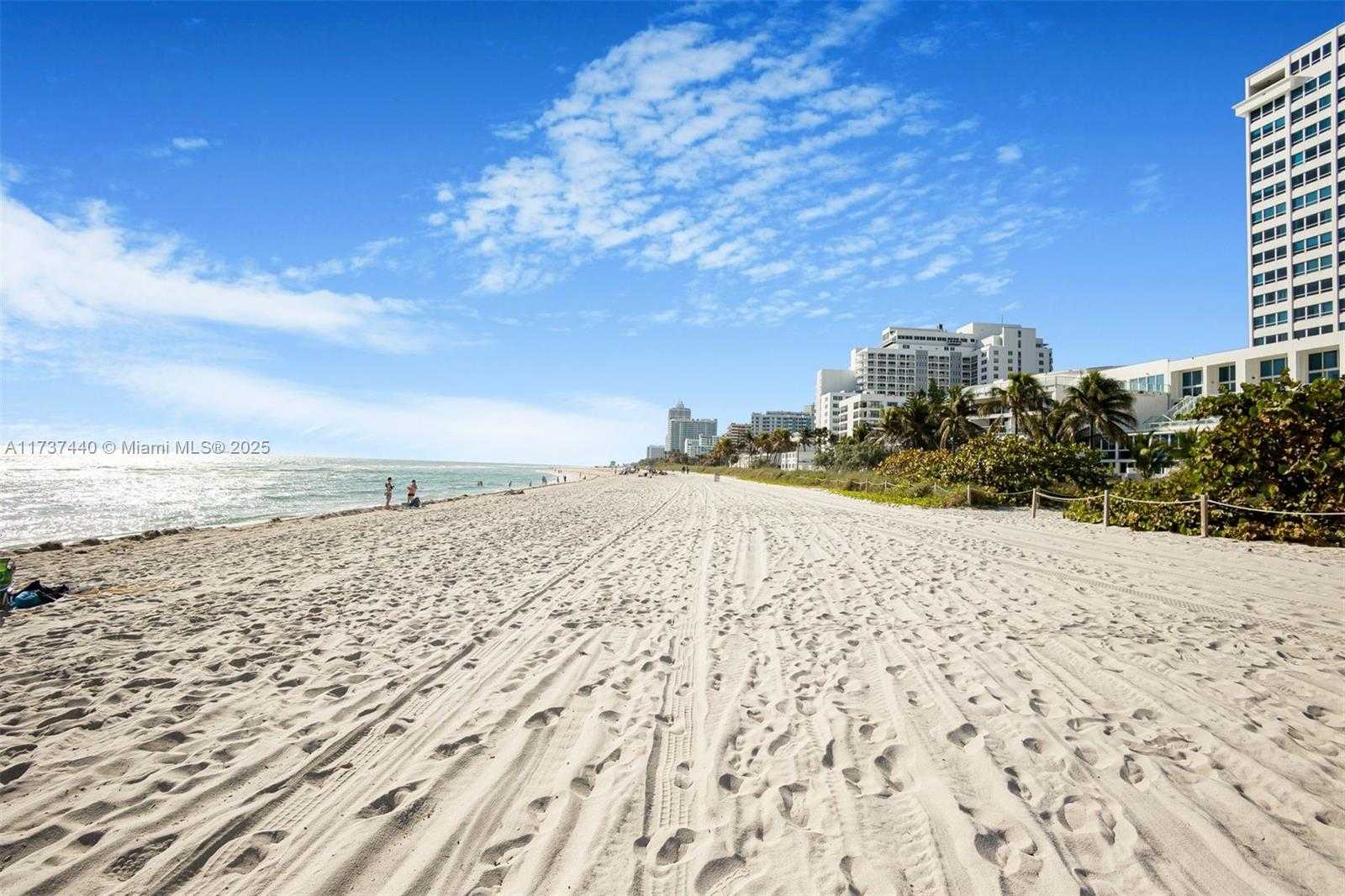 Small Image of 5555 COLLINS AVE #16L, Miami Beach Number 56