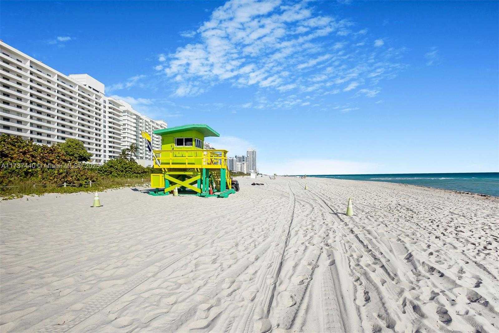 Small Image of 5555 COLLINS AVE #16L, Miami Beach Number 57
