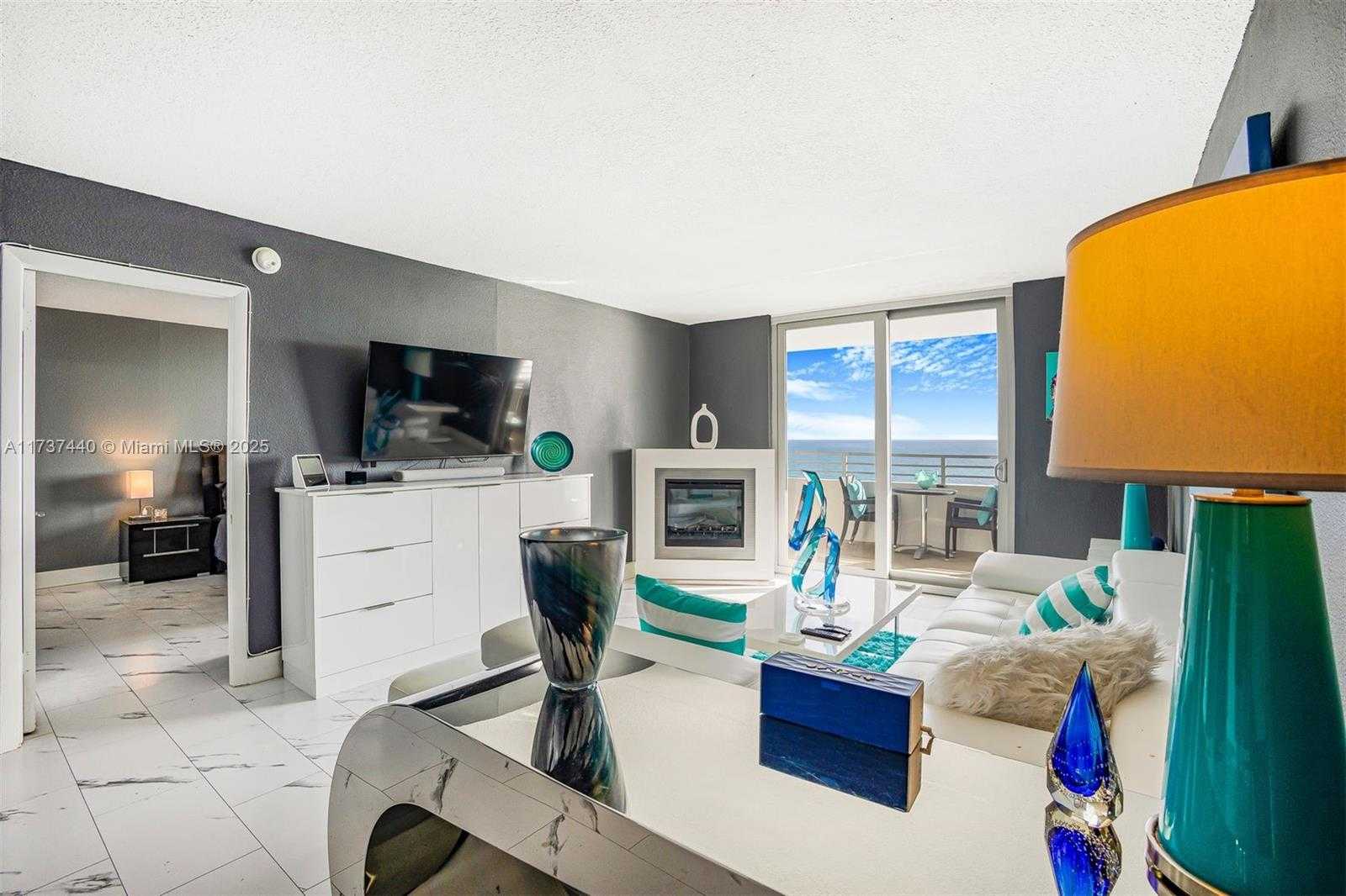Small Image of 5555 COLLINS AVE #16L, Miami Beach Number 6