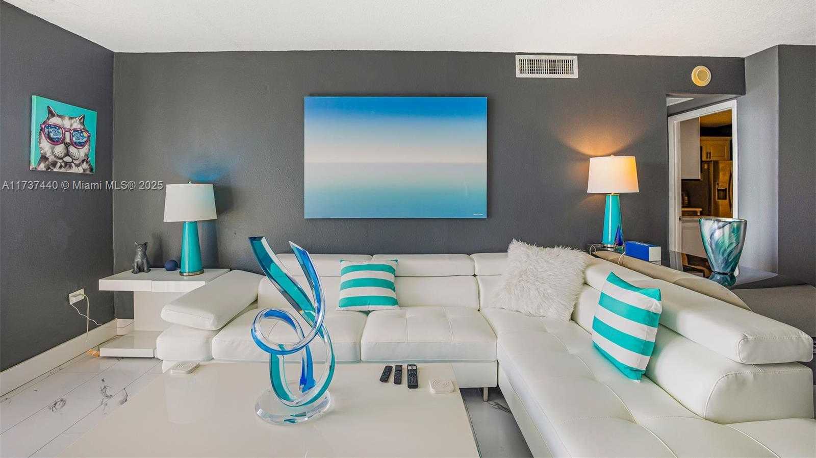 Small Image of 5555 COLLINS AVE #16L, Miami Beach Number 7