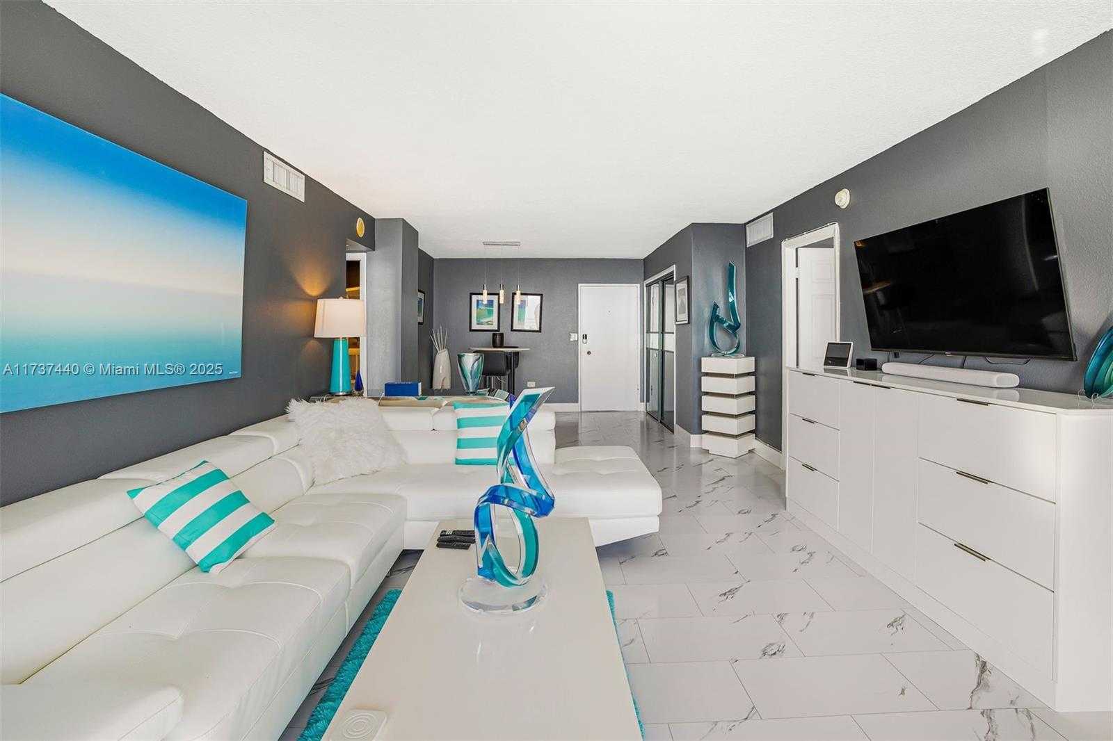 Small Image of 5555 COLLINS AVE #16L, Miami Beach Number 9
