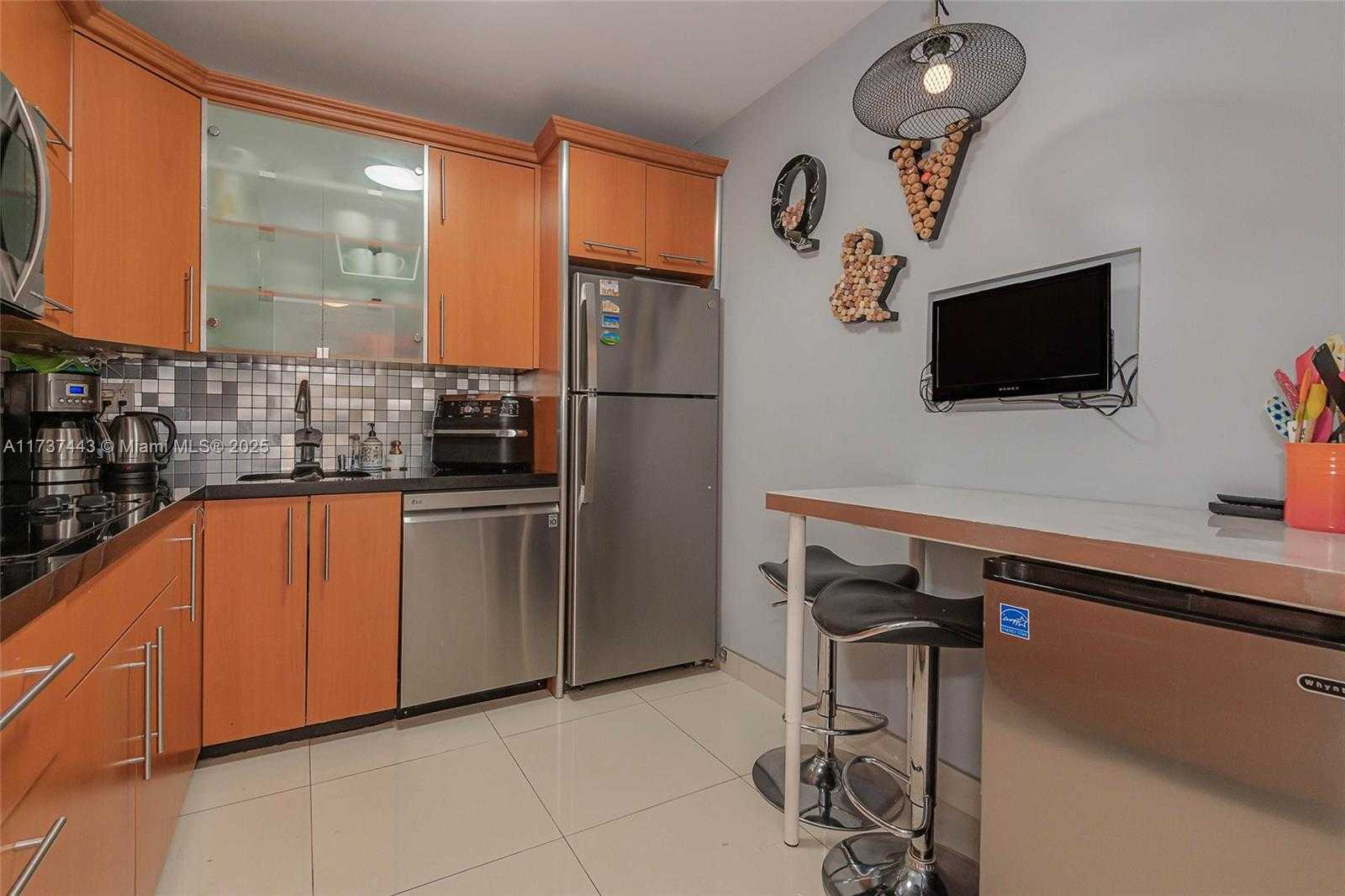 Small Image of 3725 SOUTH OCEAN DR #1221, Hollywood Number 10