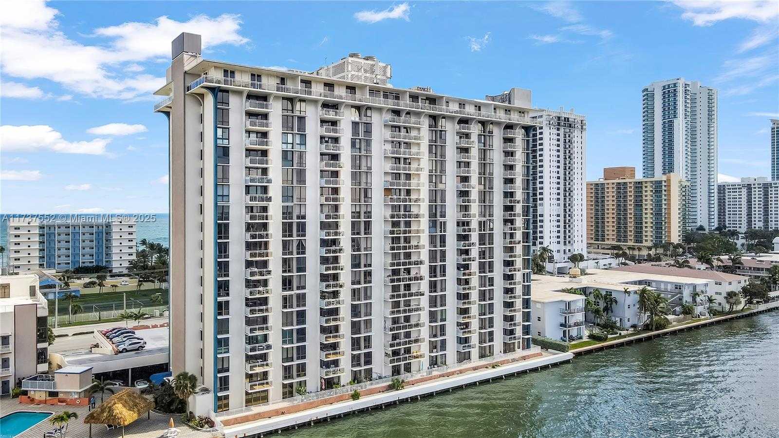 Small Image of 1600 SOUTH OCEAN DR #7B, Hollywood Number 3