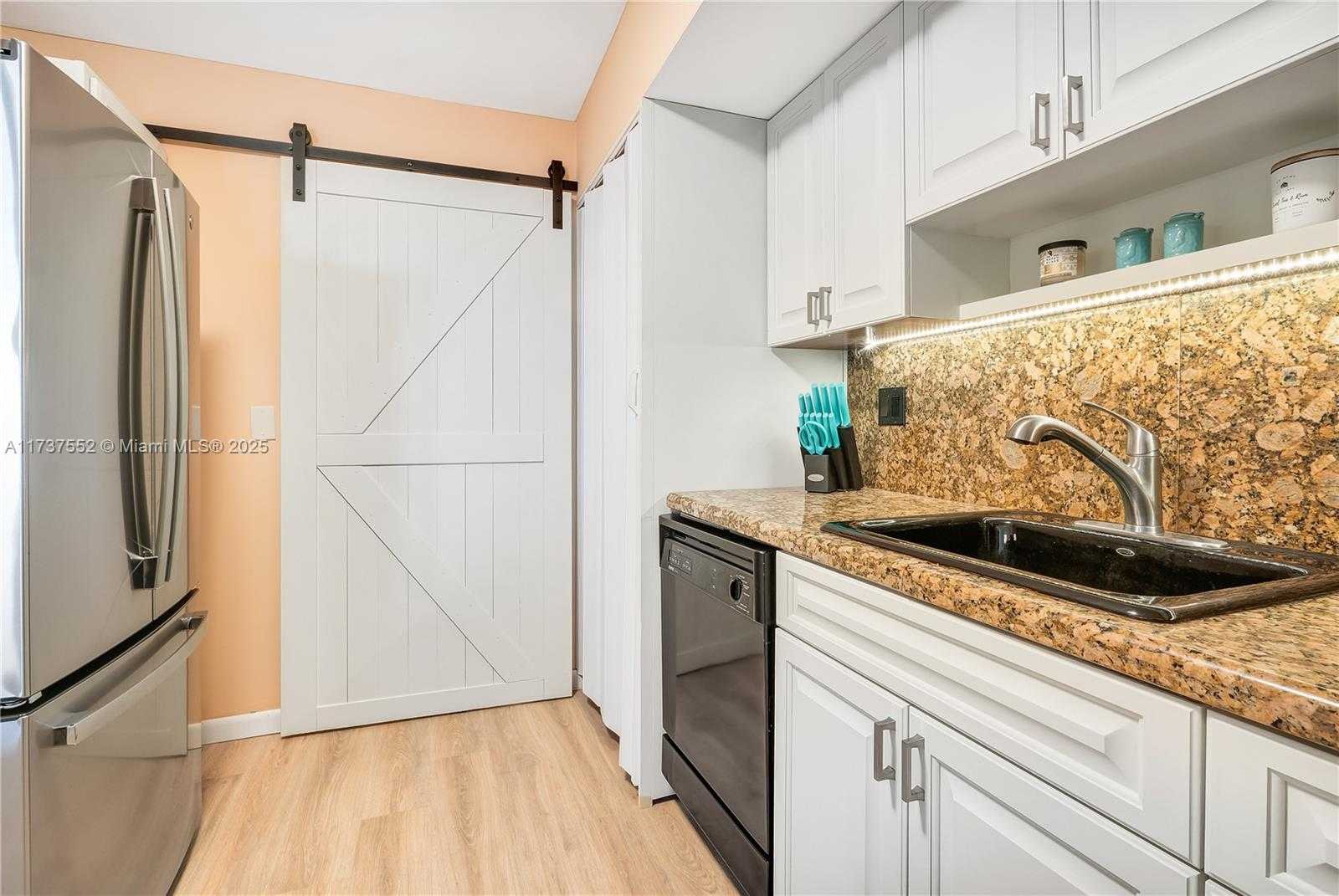 Small Image of 1600 SOUTH OCEAN DR #7B, Hollywood Number 5