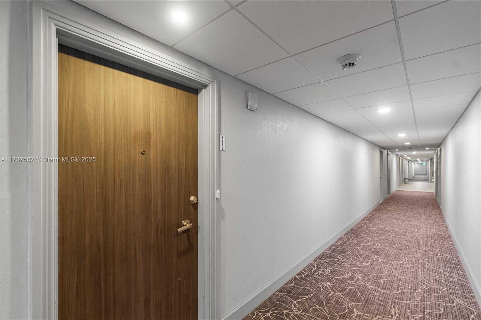 Small Image of 300 BAYVIEW DR #1112, Sunny Isles Beach Number 10