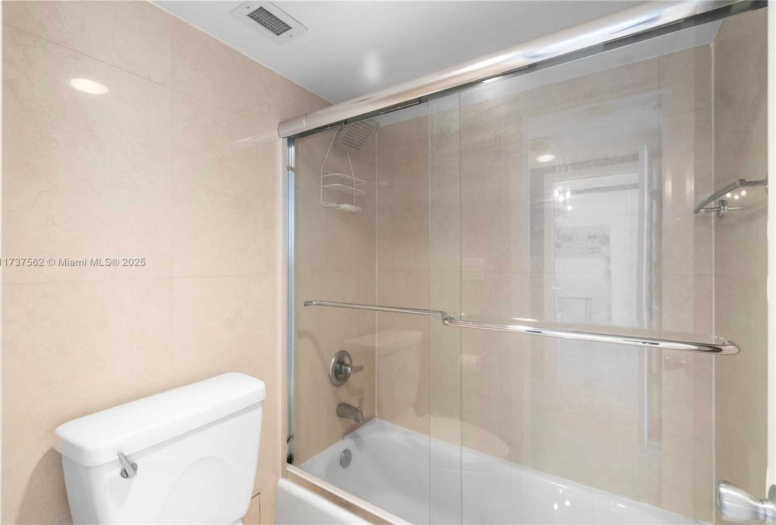 Small Image of 300 BAYVIEW DR #1112, Sunny Isles Beach Number 19