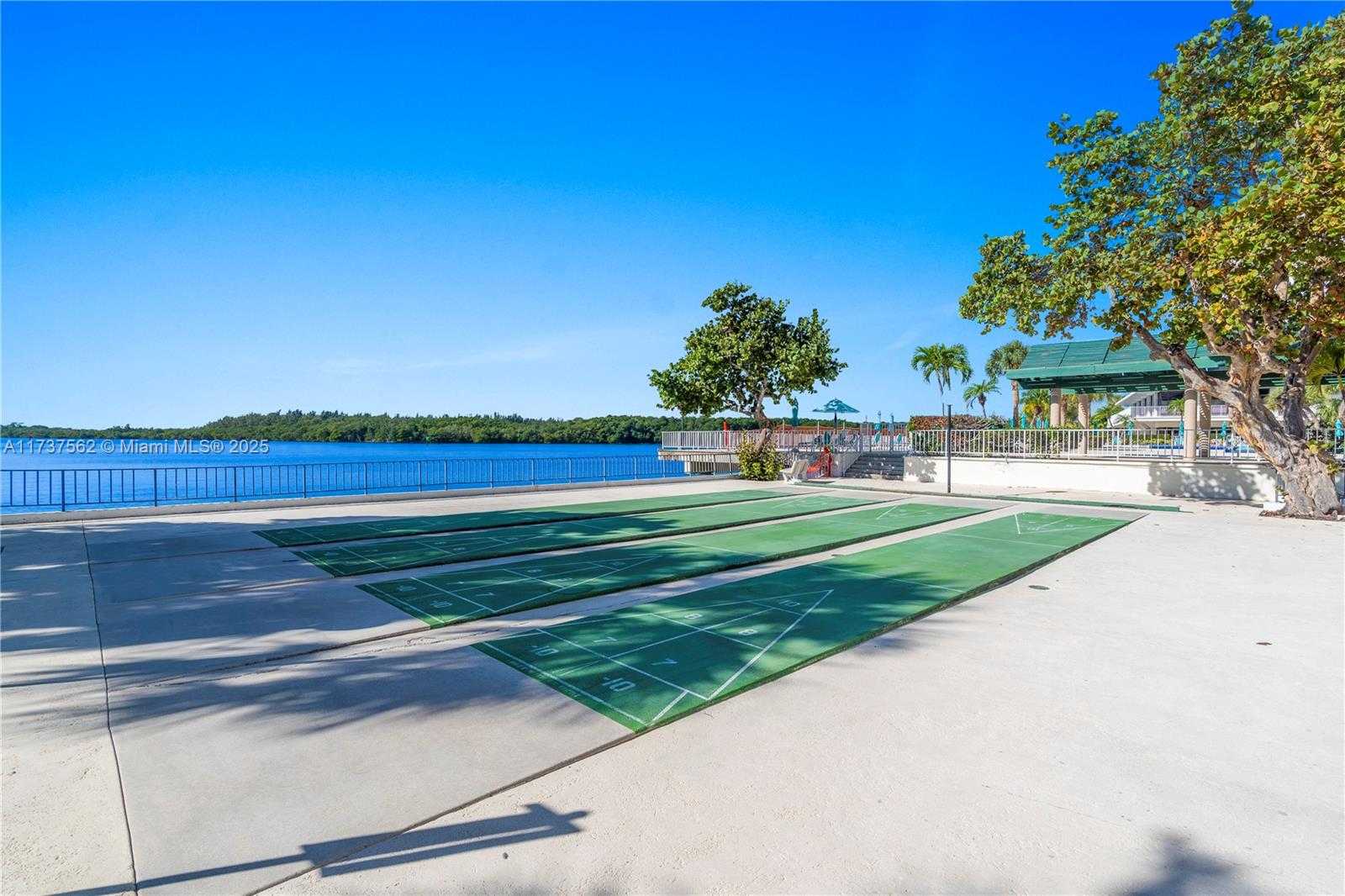 Small Image of 300 BAYVIEW DR #1112, Sunny Isles Beach Number 35
