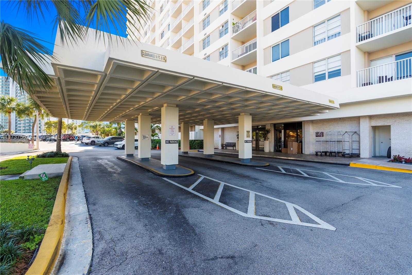 Small Image of 300 BAYVIEW DR #1112, Sunny Isles Beach Number 7