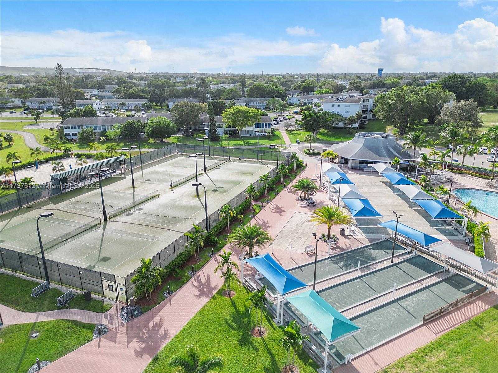 Small Image of 143 OAKRIDGE J #143, Deerfield Beach Number 34