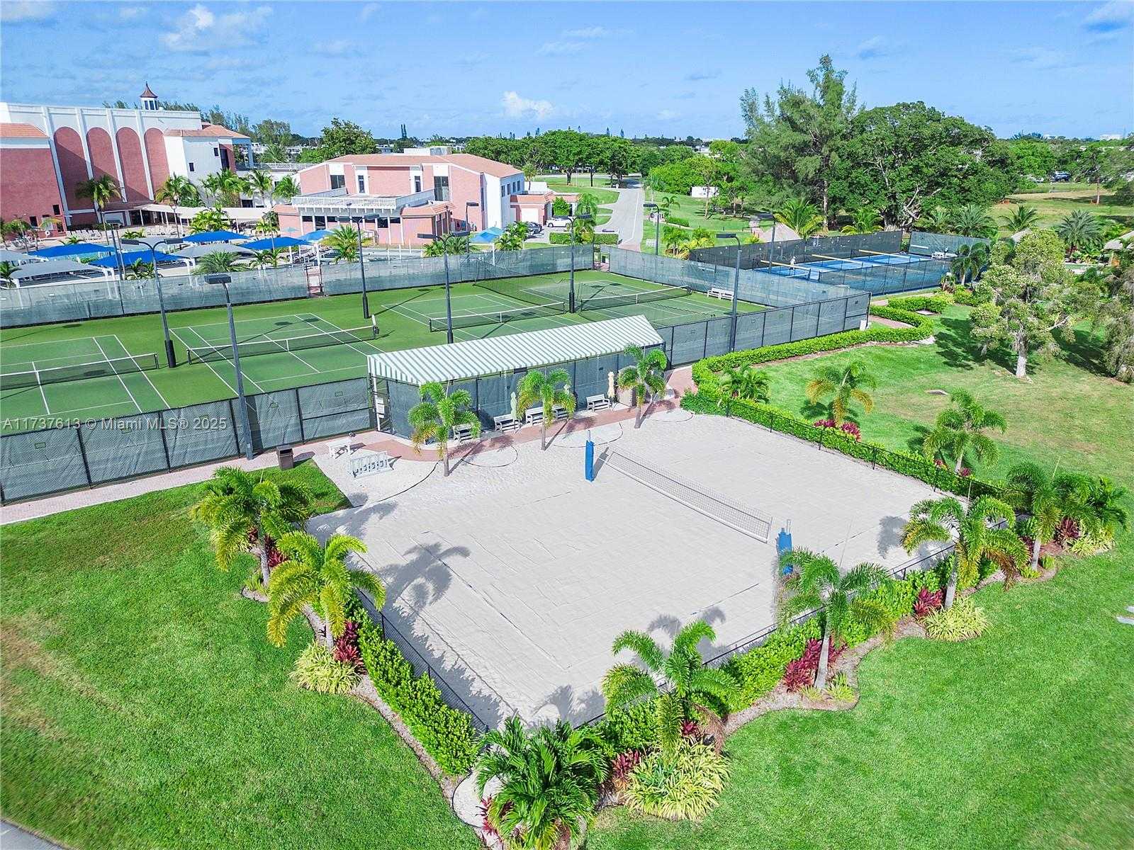 Small Image of 143 OAKRIDGE J #143, Deerfield Beach Number 35