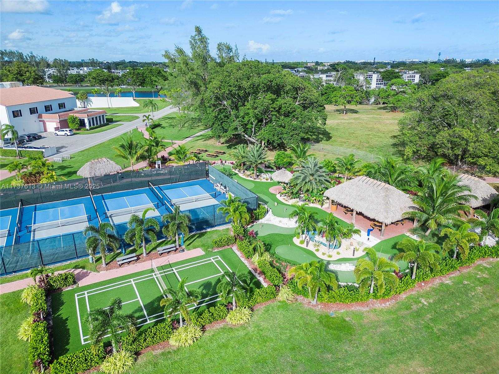 Small Image of 143 OAKRIDGE J #143, Deerfield Beach Number 36