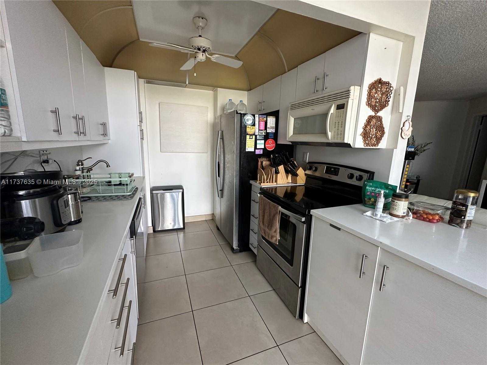 Small Image of 18181 NORTH EAST 31ST CT #705, Aventura Number 3