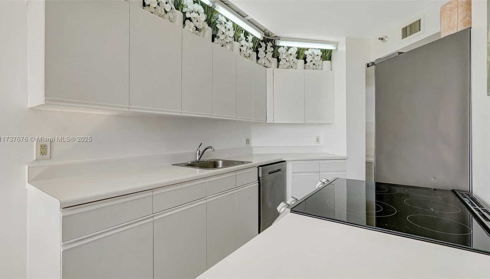 Small Image of 3610 YACHT CLUB DR #1112, Aventura Number 23