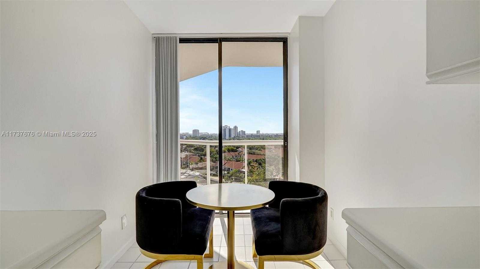 Small Image of 3610 YACHT CLUB DR #1112, Aventura Number 24