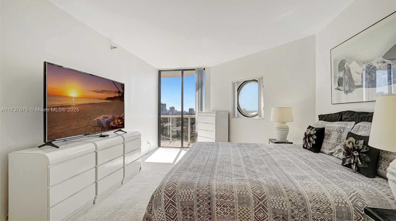 Small Image of 3610 YACHT CLUB DR #1112, Aventura Number 29