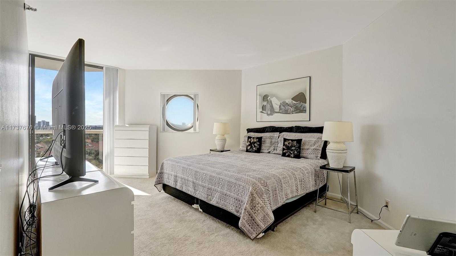 Small Image of 3610 YACHT CLUB DR #1112, Aventura Number 30