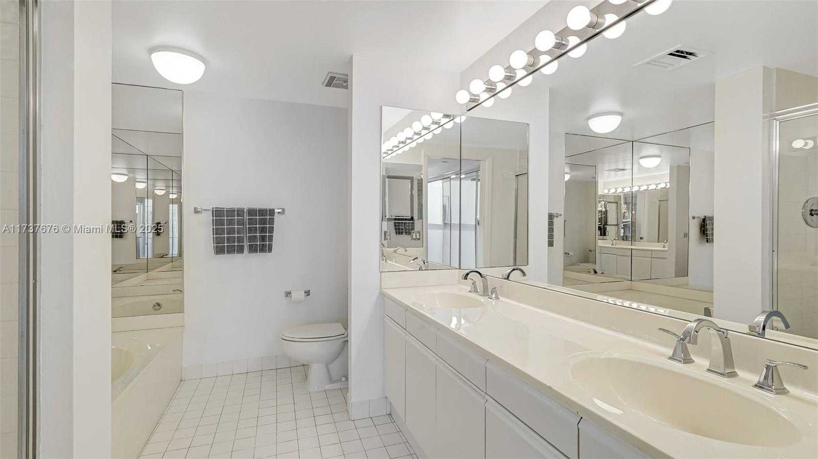 Small Image of 3610 YACHT CLUB DR #1112, Aventura Number 36