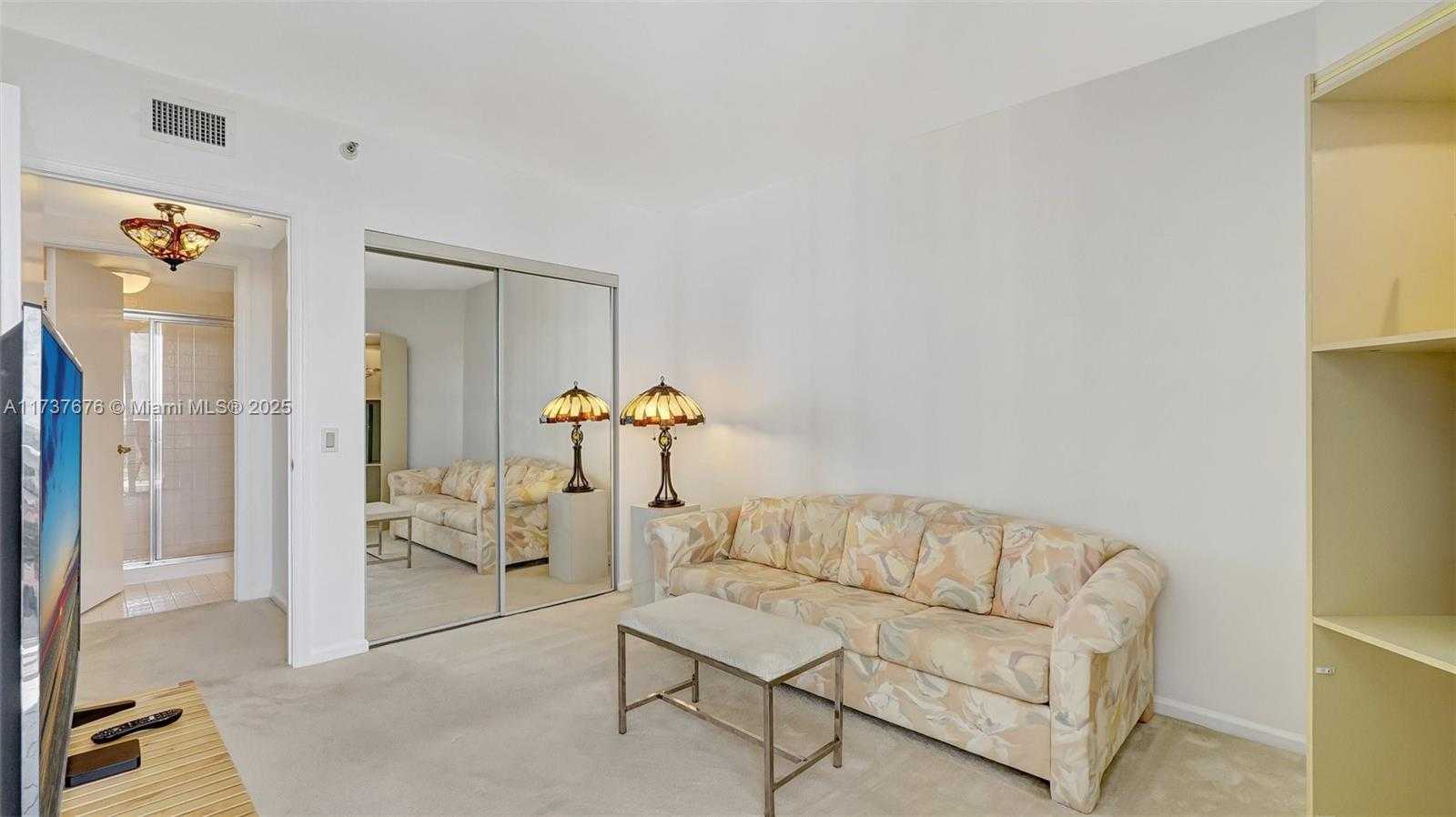 Small Image of 3610 YACHT CLUB DR #1112, Aventura Number 42