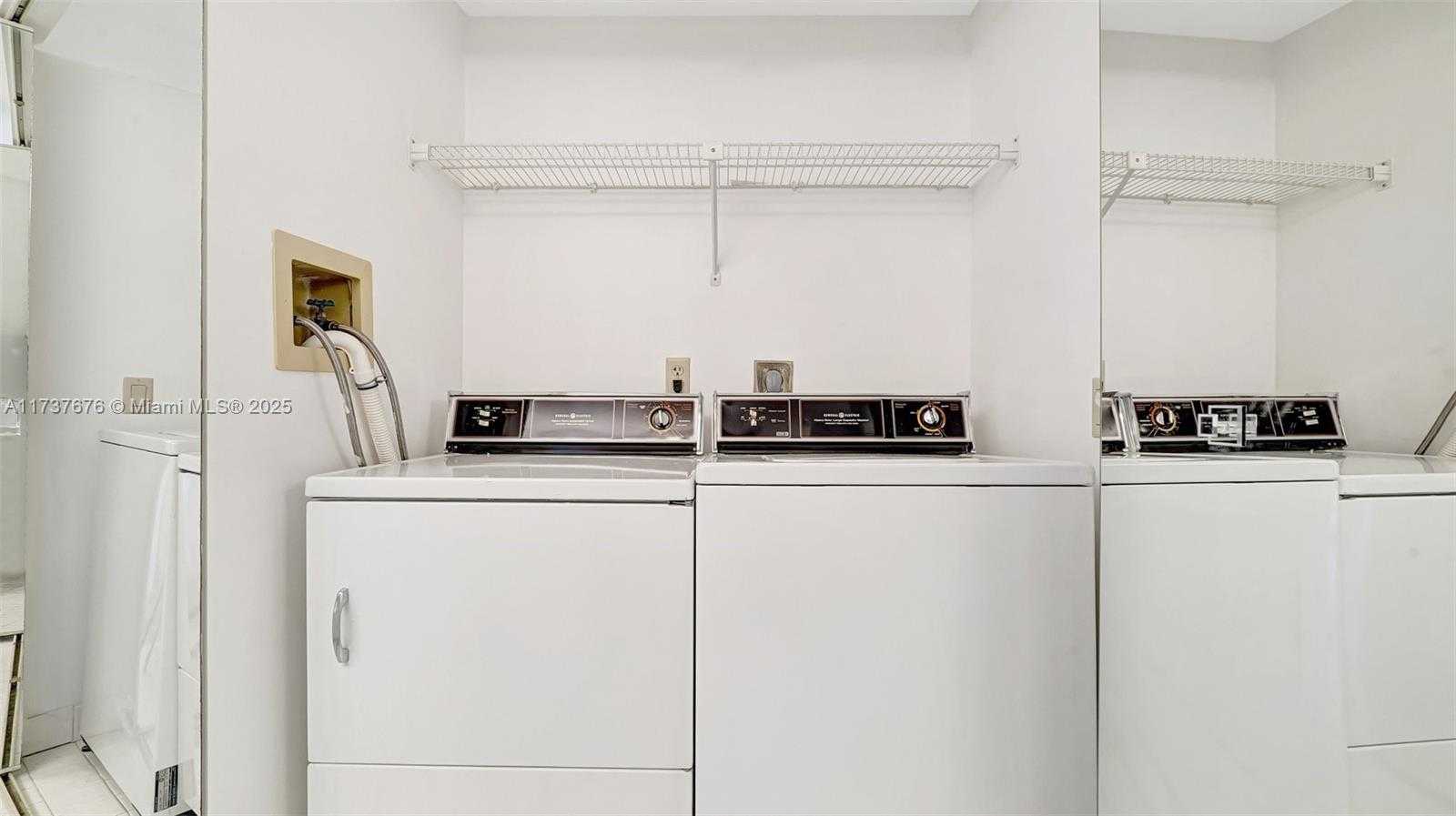 Small Image of 3610 YACHT CLUB DR #1112, Aventura Number 47