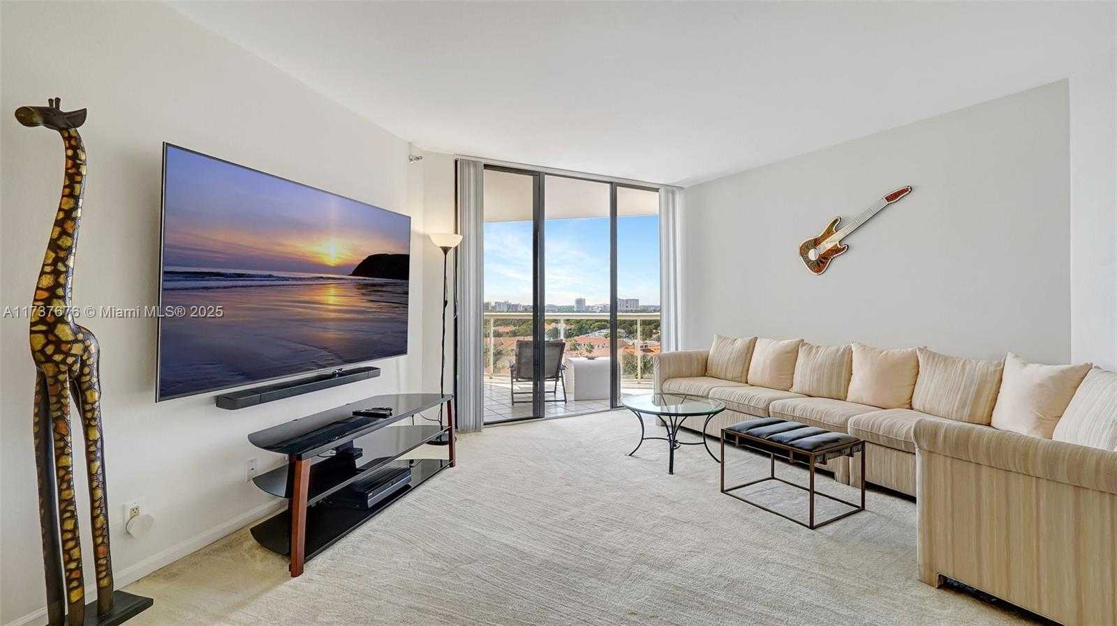 Small Image of 3610 YACHT CLUB DR #1112, Aventura Number 6