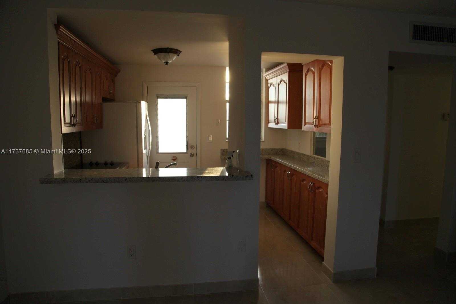 Small Image of 2905 POINT EAST DR #L209, Aventura Number 12