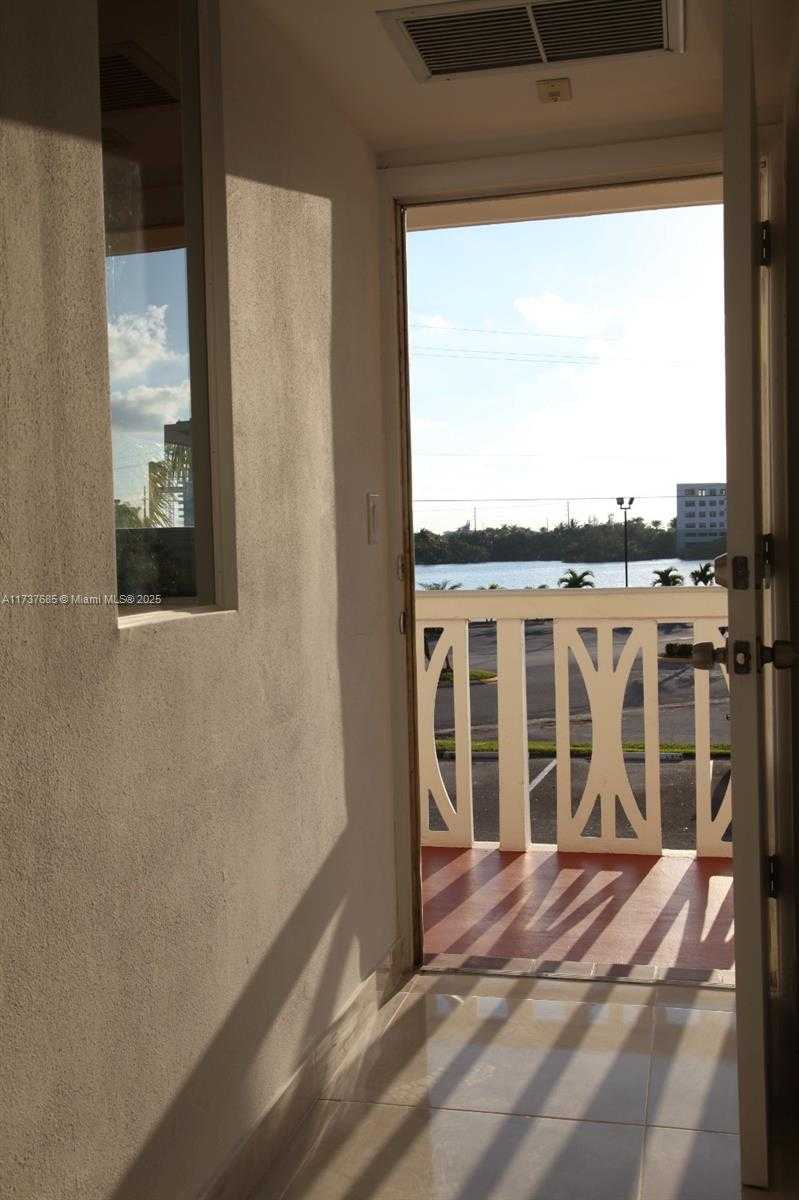 Small Image of 2905 POINT EAST DR #L209, Aventura Number 2