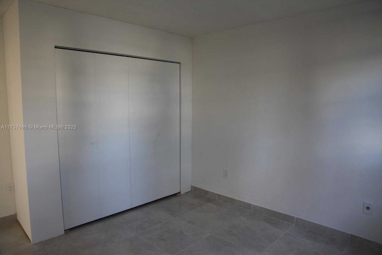 Small Image of 2905 POINT EAST DR #L209, Aventura Number 25