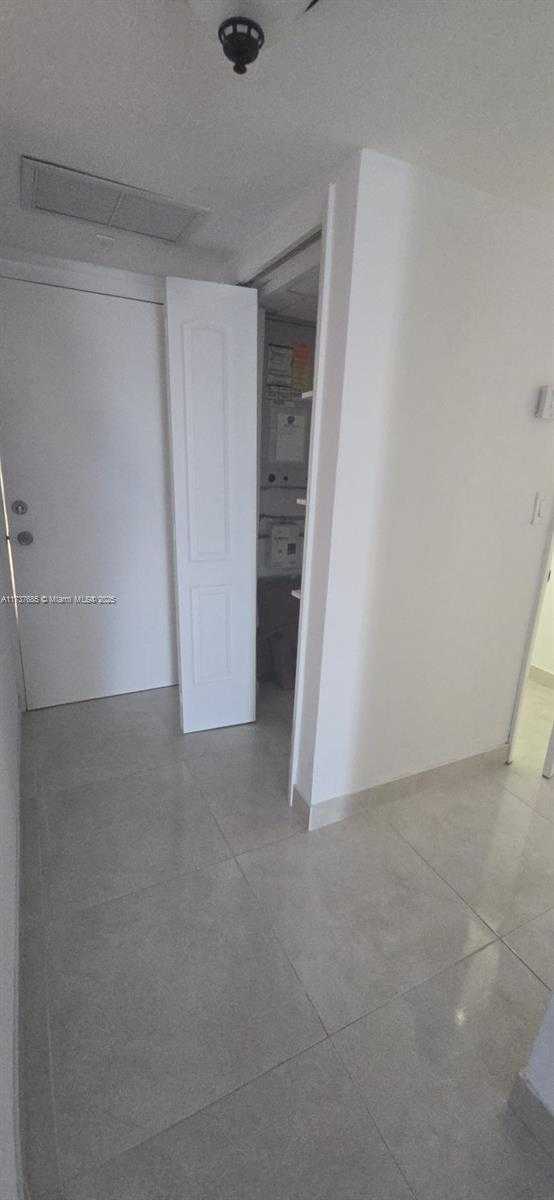 Small Image of 2905 POINT EAST DR #L209, Aventura Number 27