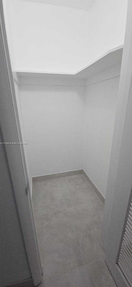 Small Image of 2905 POINT EAST DR #L209, Aventura Number 32