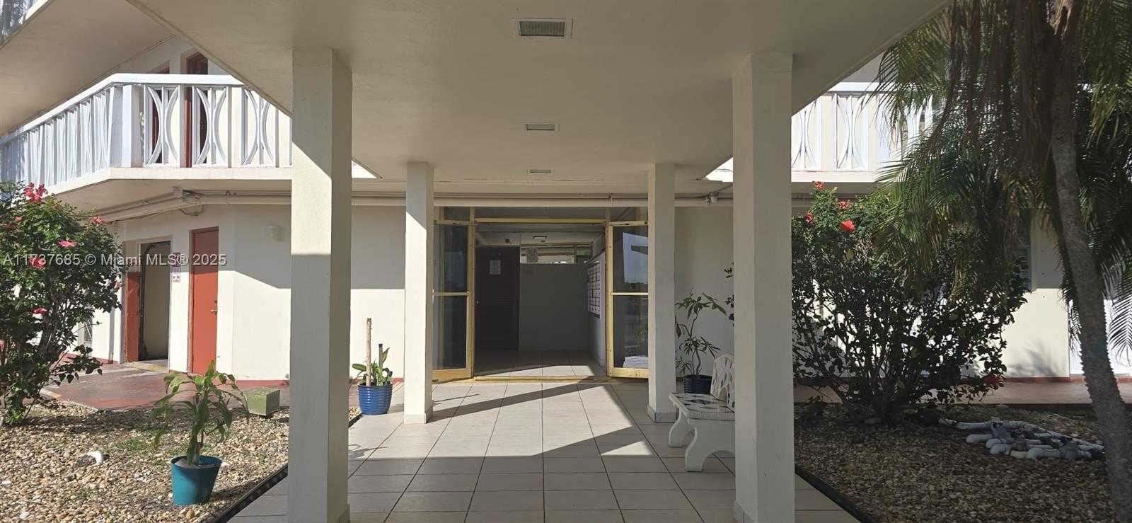 Small Image of 2905 POINT EAST DR #L209, Aventura Number 36