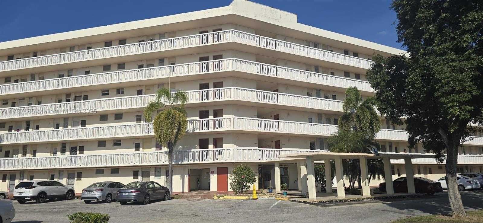 Small Image of 2905 POINT EAST DR #L209, Aventura Number 41